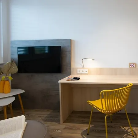 Apartmanhotel Livin63 3*