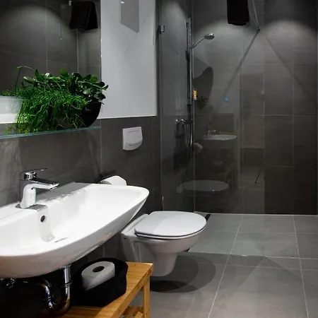 Apartmanhotel Livin63 3*